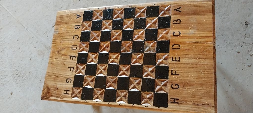 Столчик шахматный