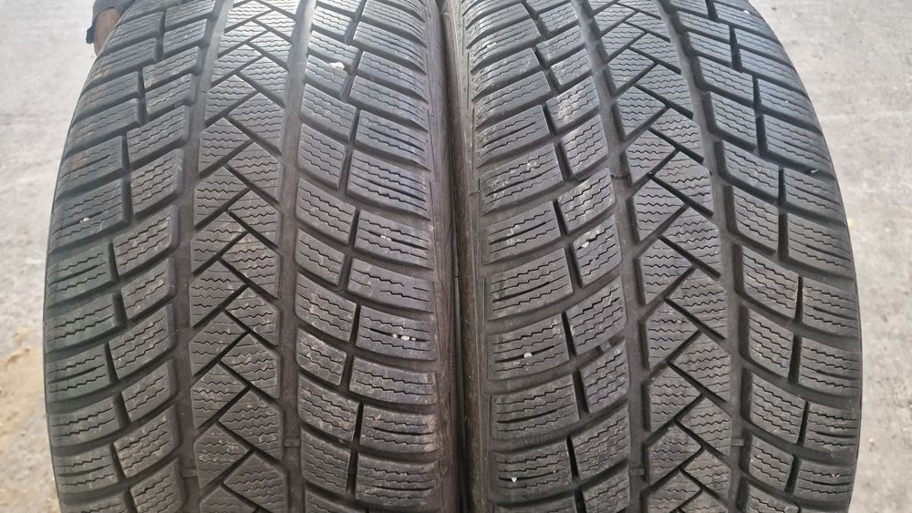 225 50 17 Vredestein 2 anvelope iarna ca noi