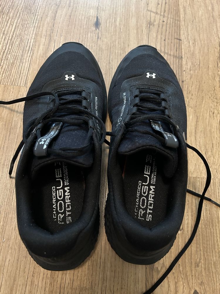 Under Armour маратонки