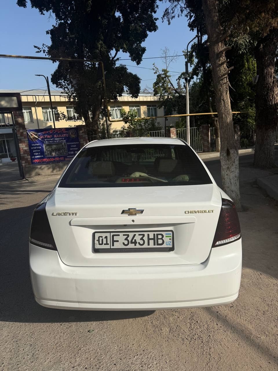 Продается машина 
- Rangi- ок
- Probeg-98.800
- Benzin 
- Kraska- on k