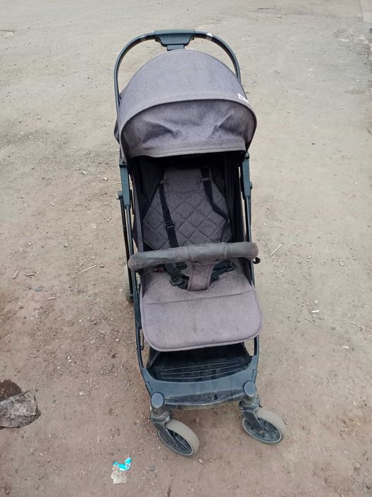 Продам детскую прогулочную коляску в хорошем состоянии