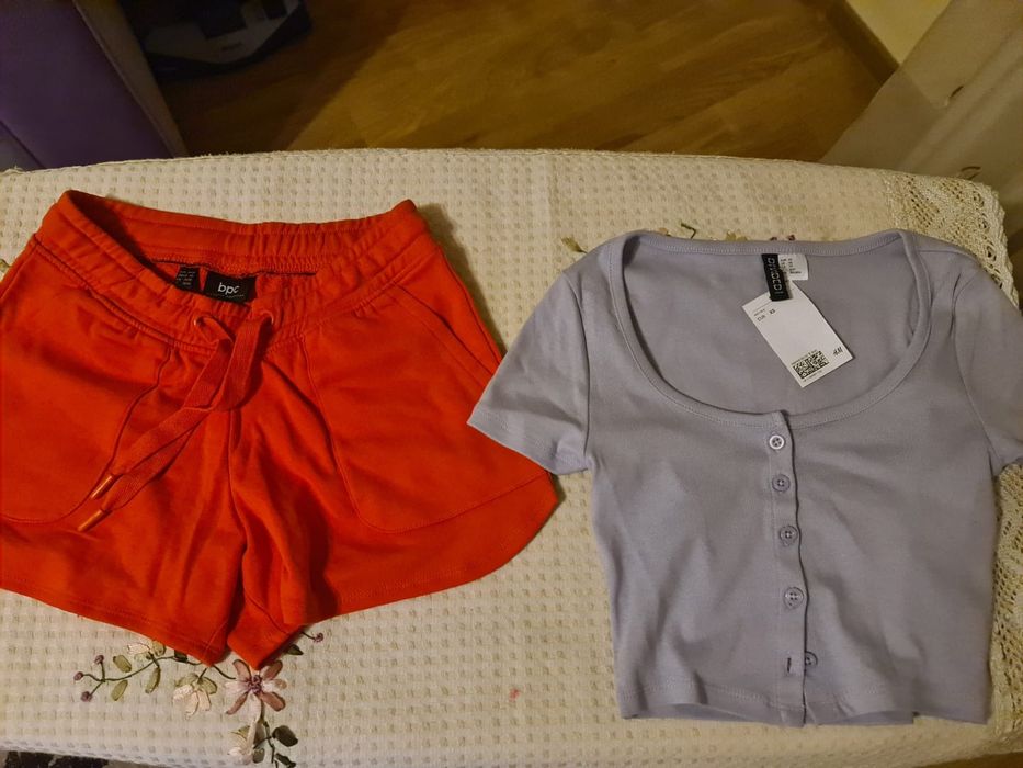 Blugi, pantaloni, dama, noi, mărime XS și S, toate la pret de 50 lei.