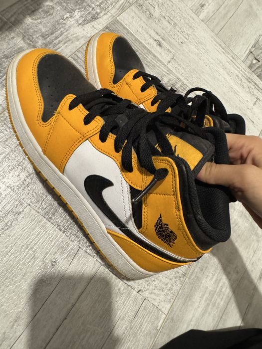 Nike Air Jordan 1 Mid TAXI (marimea 39)