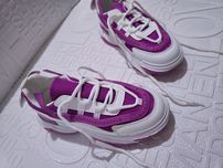 Маратонки Yezzy Бяло с лилаво маратонки