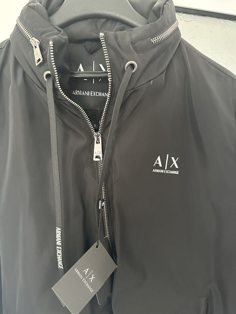 Armani Exchange-чисто ново с етикет