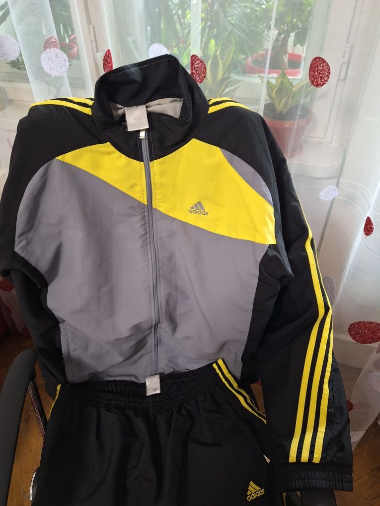 Trening barbati Adidas original mărime XXL impecabil