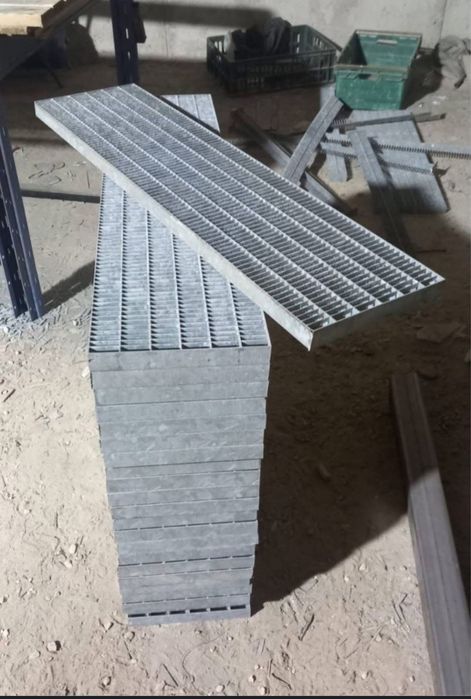 Trepte zincate 836x827