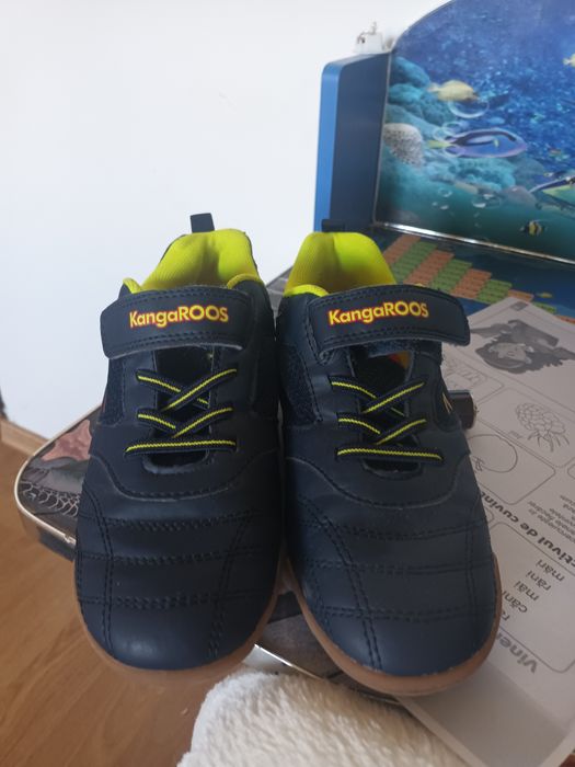 Adidasi baieti KANGAROOS