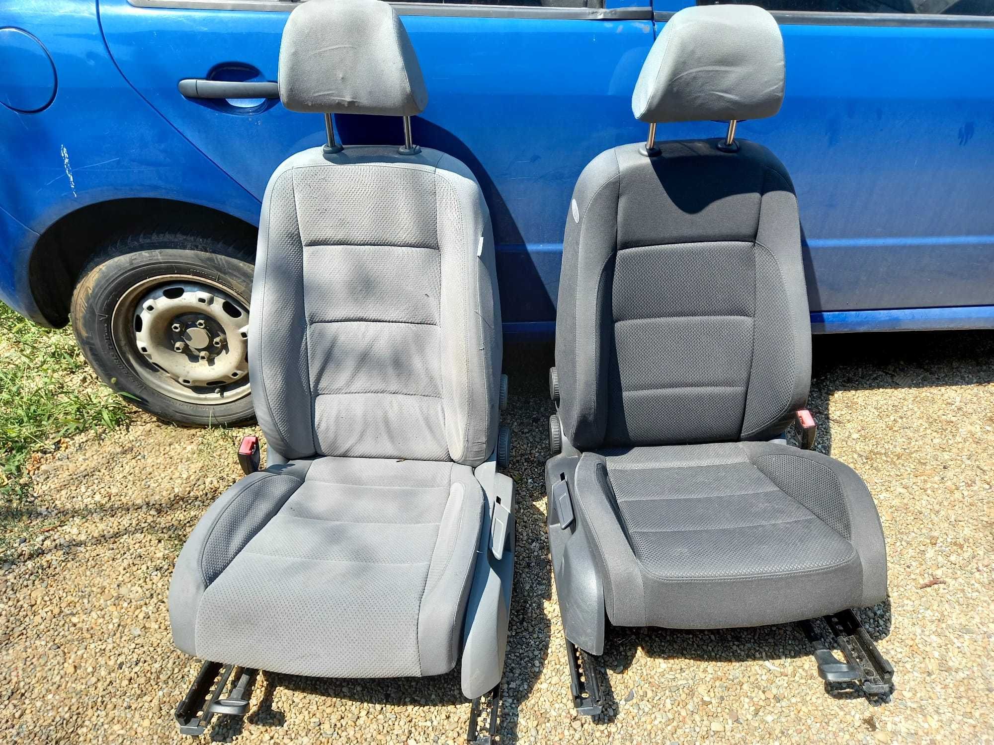 Vw Golf 5 break, set scaune fata banchete spate tetiere.