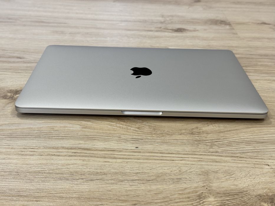 Като Нов 13.3'Macbook Pro M1/8GB Ram/256GB SSD