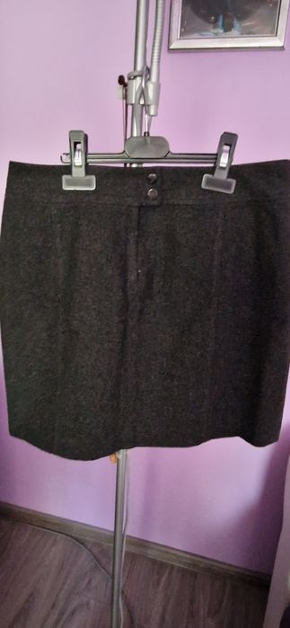 Vand doua fuste H&M stare excelenta