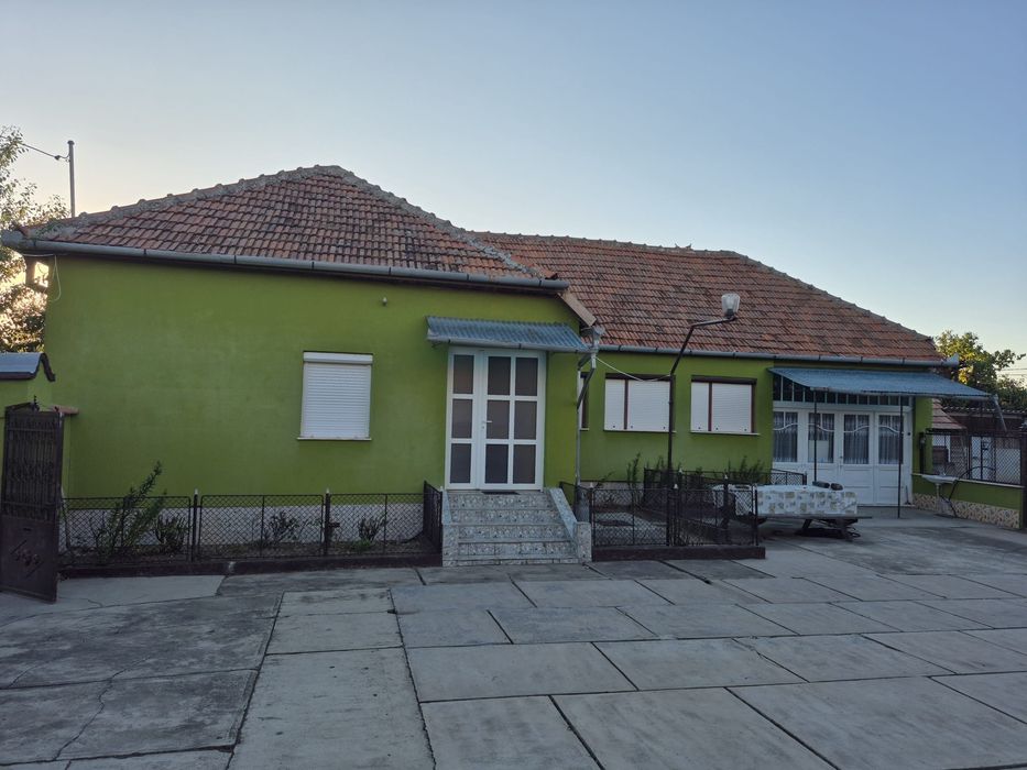Casa si teren de 1400mp