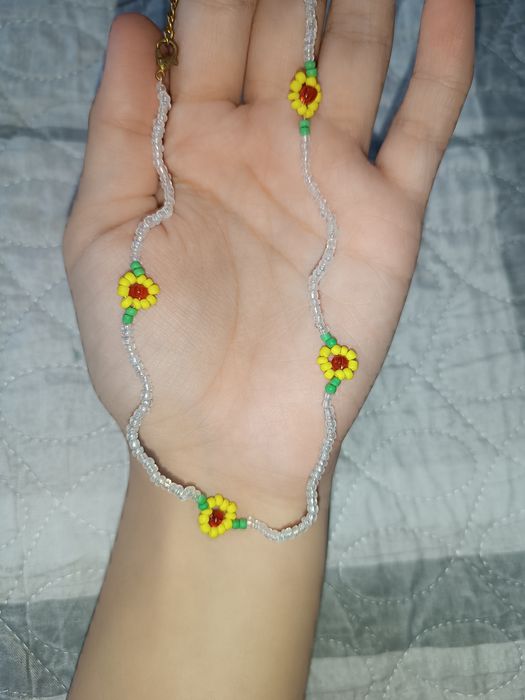 Чокееры из бисера.