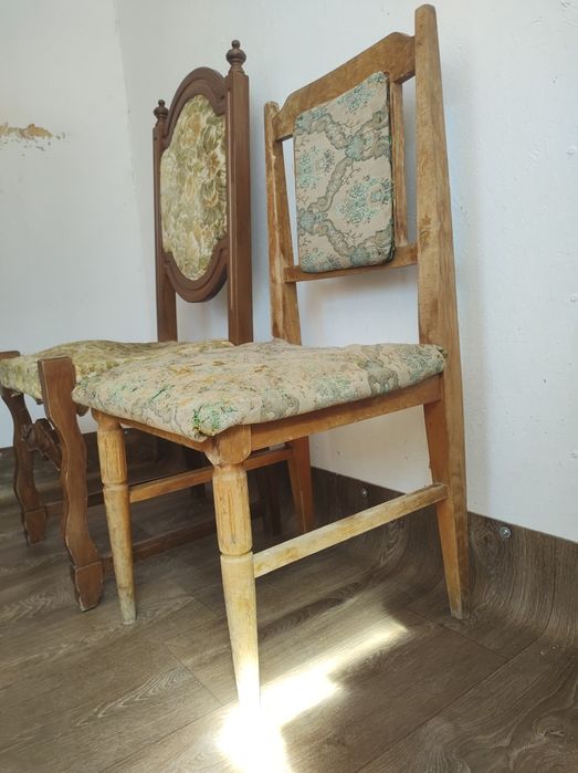 Scaune vechi de restaurat