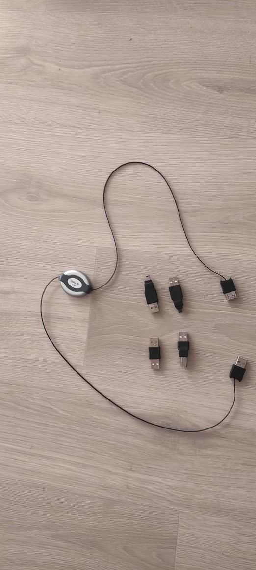 Усб / USB кабел с различни разклонения и опция за разтягане