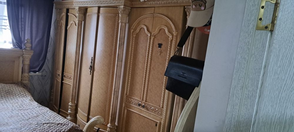 Продам срочна спални гарнитура
