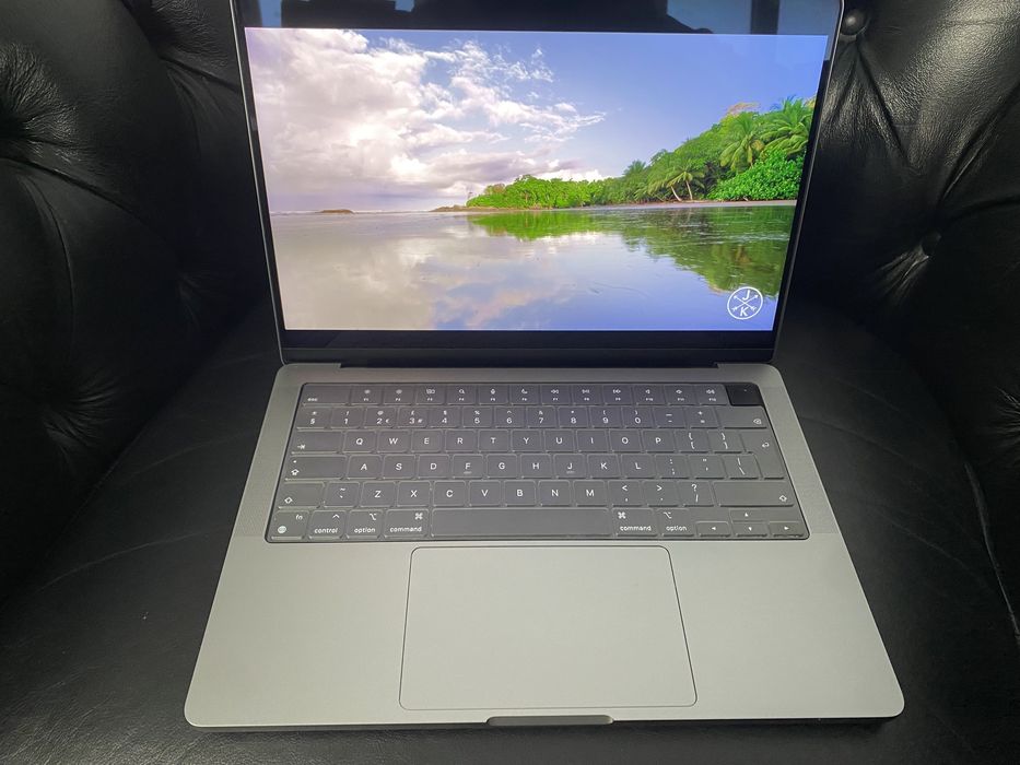 MacBook Pro 14-inch/ M2 / 16 Gb RAM / 512 Gb / Space Gray/ Ca nou