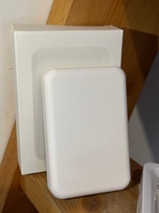 Powerbank MagSafe 5000mAh, nou in cutie