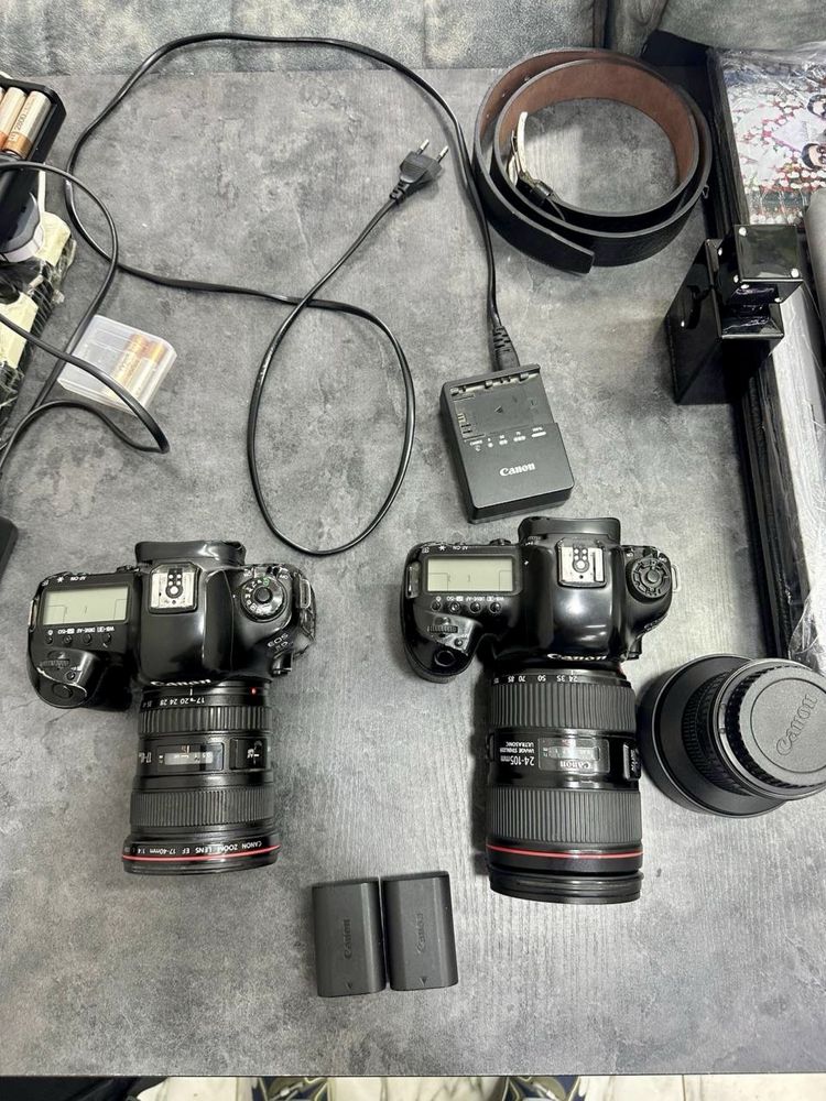 canon mark 4 sotiladi xolati zur kamlektda 2 ta batareyka zaryatchik