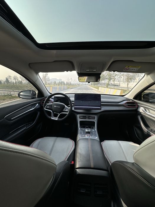 BYD chazor Qora Gbrid 4 poz Full 2023