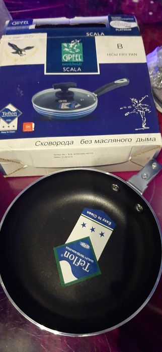 Продам сковороду и блинницу