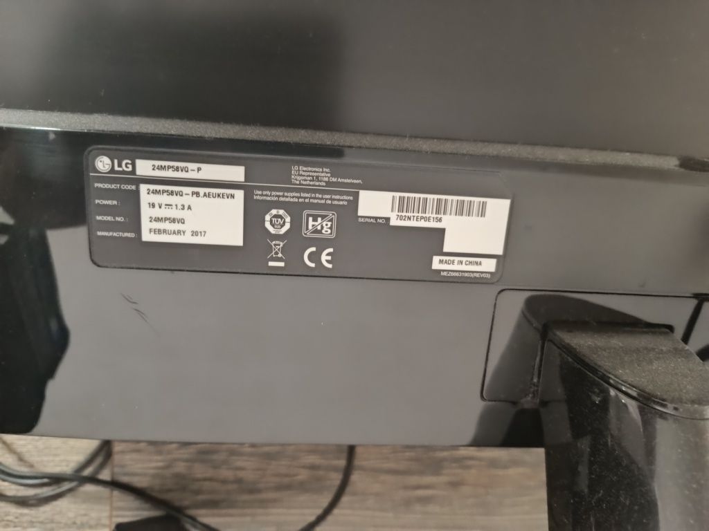 Монитор LG IPS LED 24 инча
