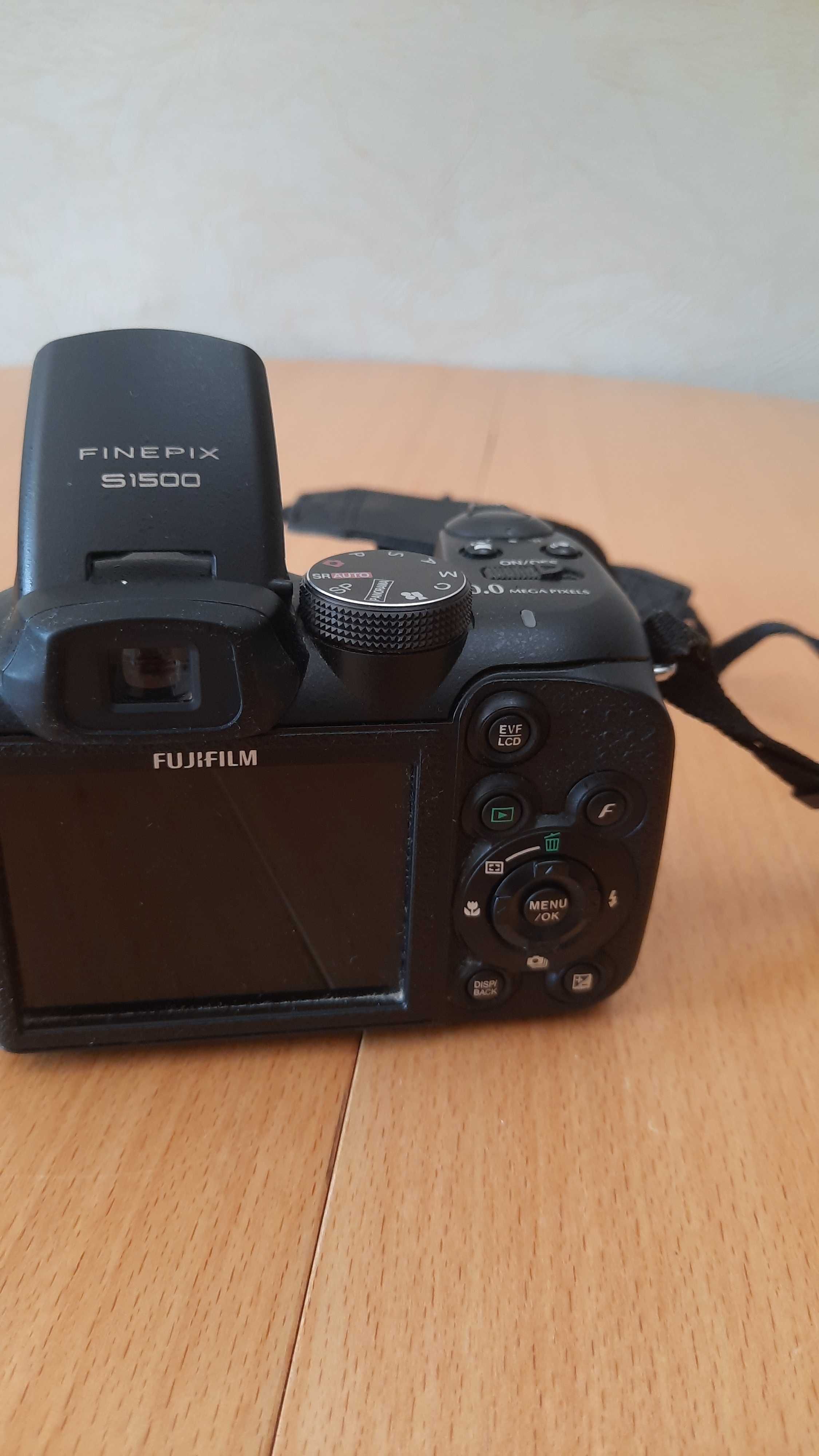 Цифров фотоапарат Fujifilm finepix S1500