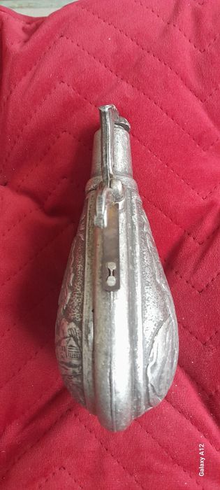 Recipient vechi pentru praf de pușcă