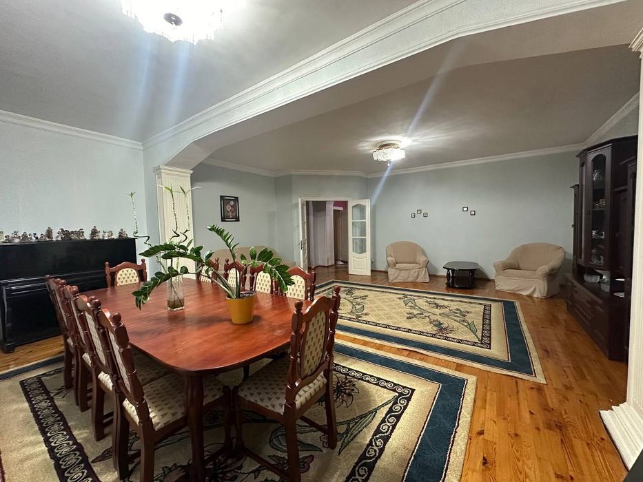 Продается 4 комнатная квартира ремонт Эльбек Попугайчики