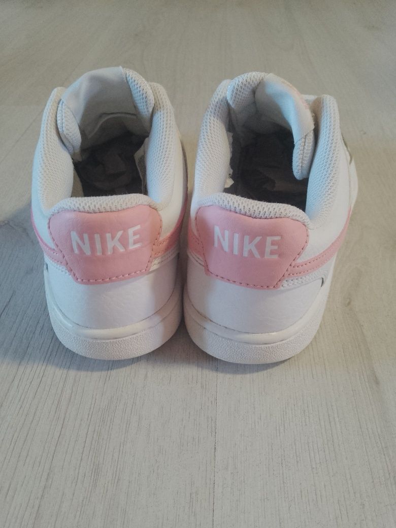 Сникърси Nike  Court Vision 38