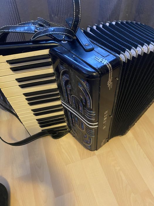 Vand acordeon Hohner Tango II la pret de ocazie!!
