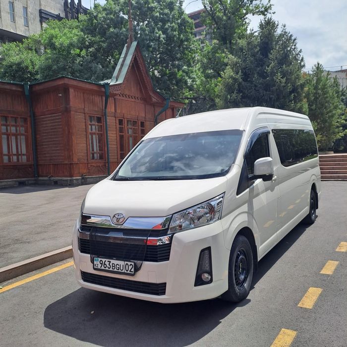Пассажирские перевозки/Toyota Hiace/Аренда микроавтобуса