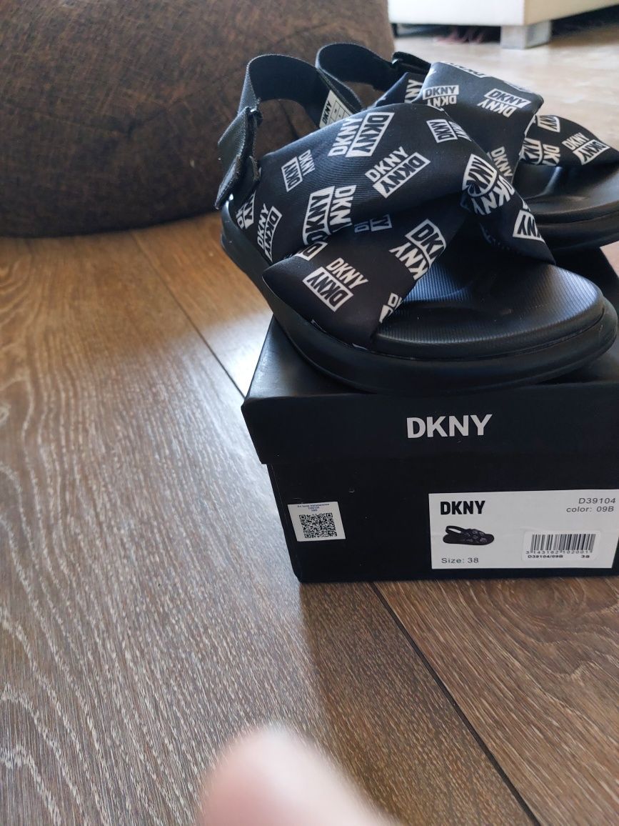 Dkny сандали номер 37