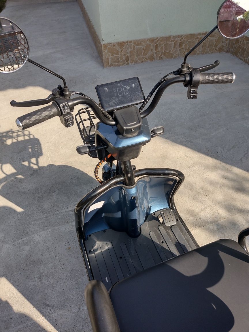Triciclu electric NOU