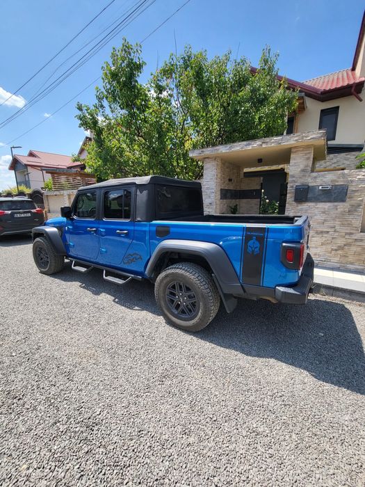 Jeep gladiator an 2020 willys 3.6 autoutilitara