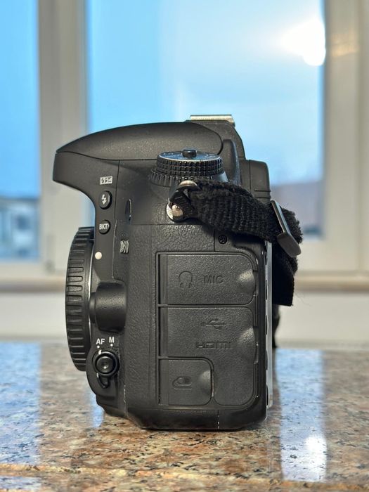 Aparat Foto DSLR Nikon D610 + obiectiv Nikon 24-70mm f2.8