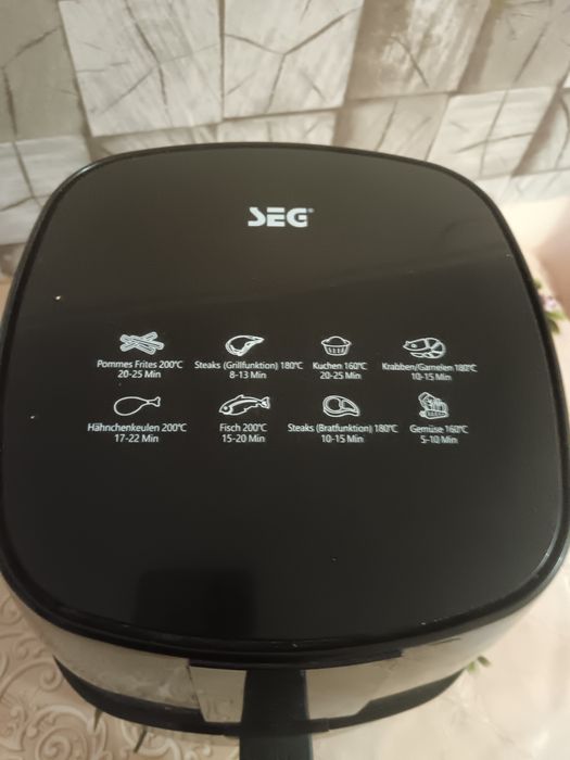 Vând friteuza cu aer cald fără ulei