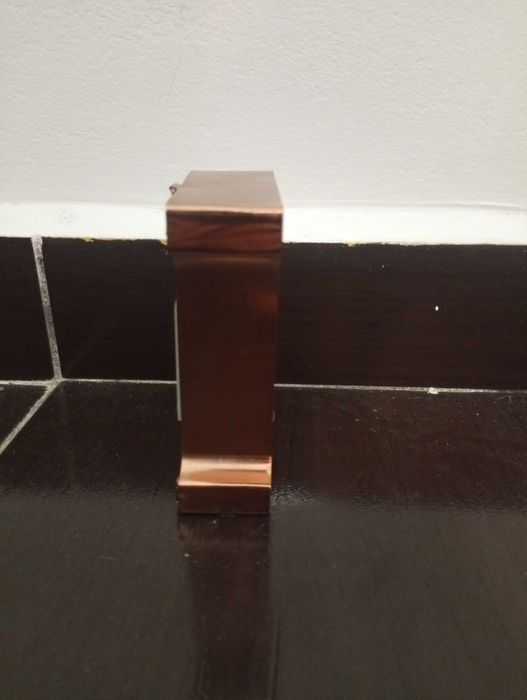 Inițială ( E ) cu luminite