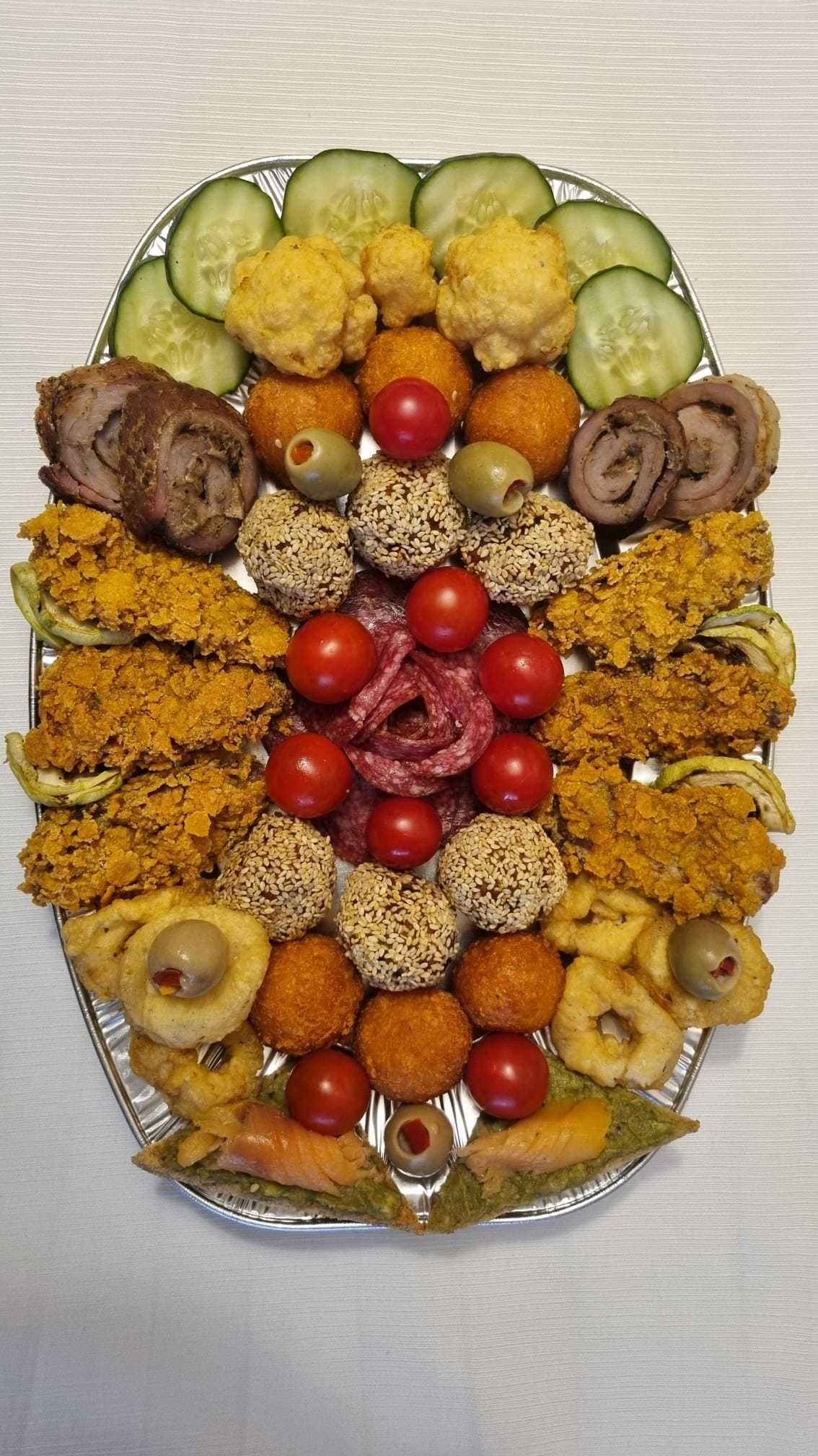 Pachete pomeniri,praznice,platouri evenimente,aperitive,cozonaci,pască