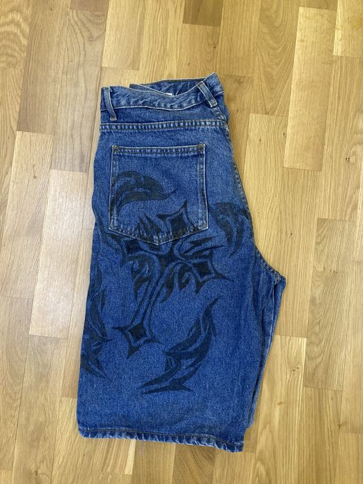 Бермуди с графичен детайл