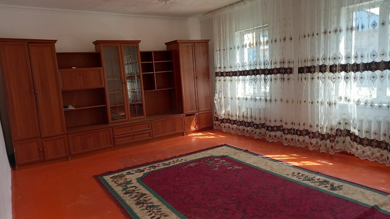 Жер уй сатылады.