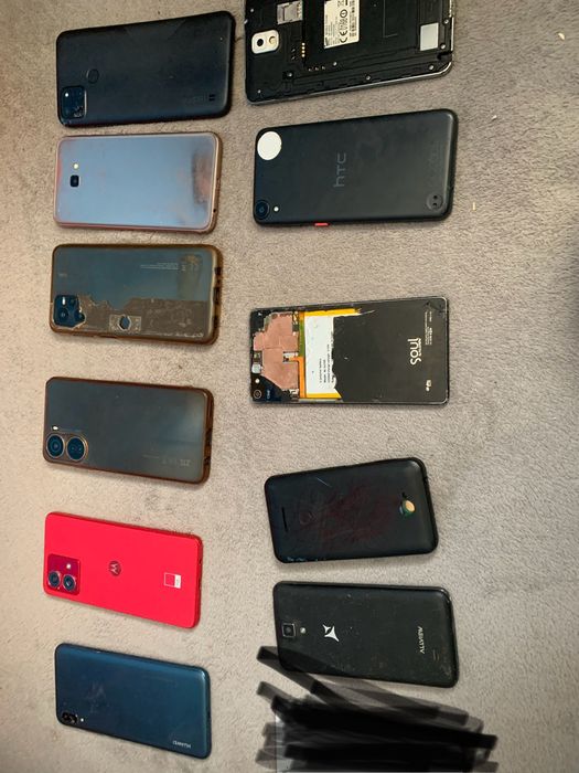 Vand lot de 16 telefoane diferite modele
