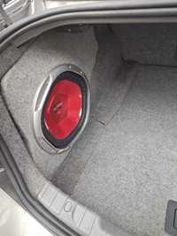 Subwoofer  e90 cu incinta specială