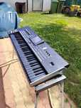 Vând Korg Pa 3x 256 de rami 61 key sau schimb cu pa 1000
