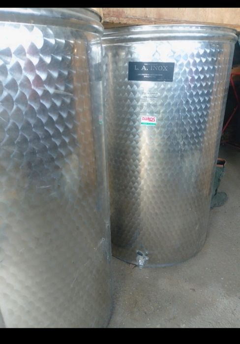 Vind cisterna de inox