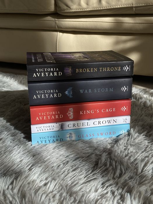 Seria carti Red Queen