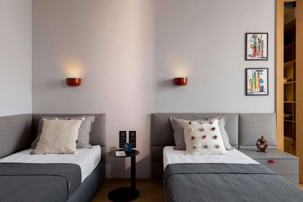 Дава се под наем Тристаен апартамент в София, Изток - 120 кв.м за 2499 € - Снимка #10