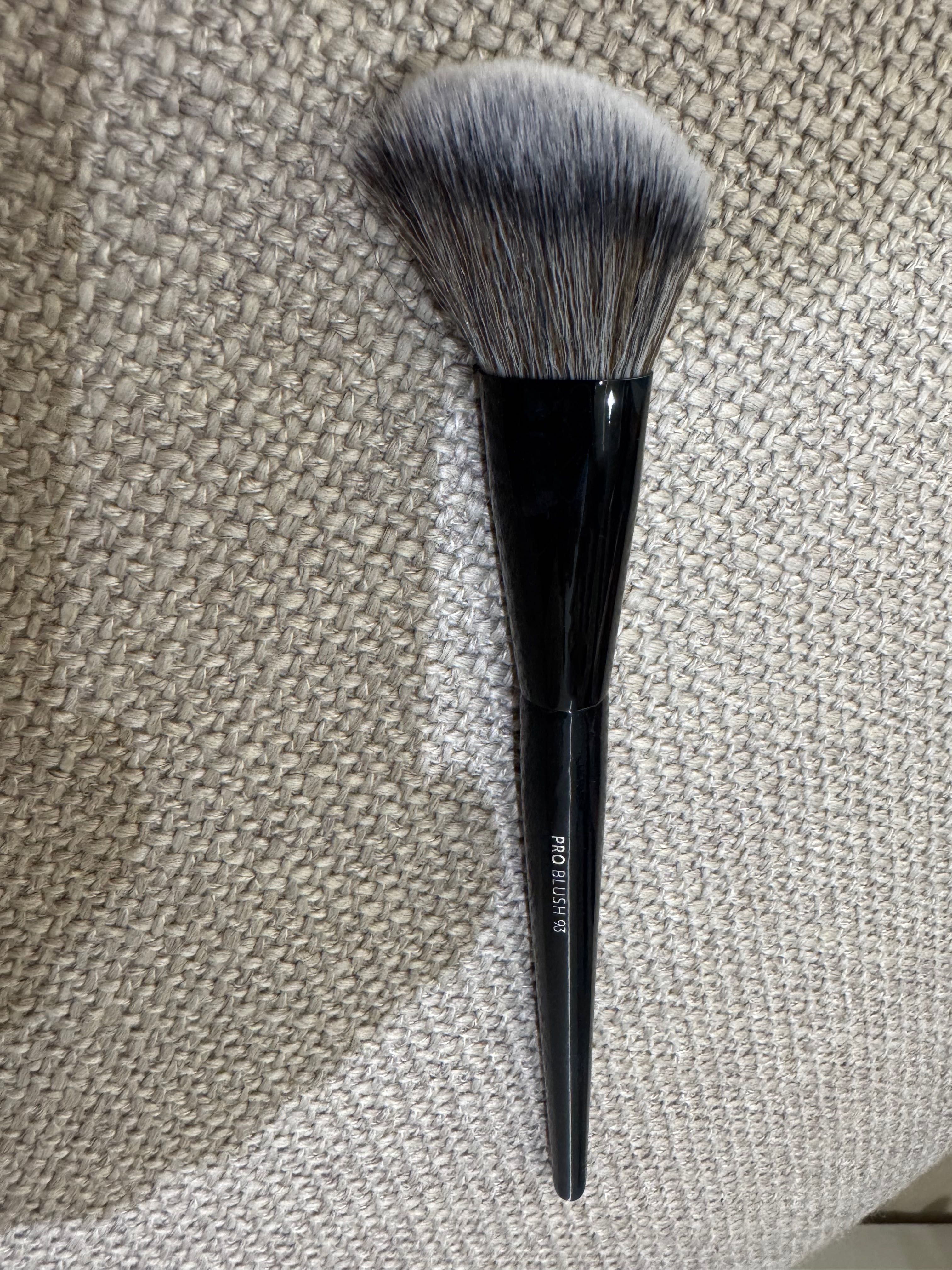 Hourglass, Fenty Beauty, Sephora четки за грим
