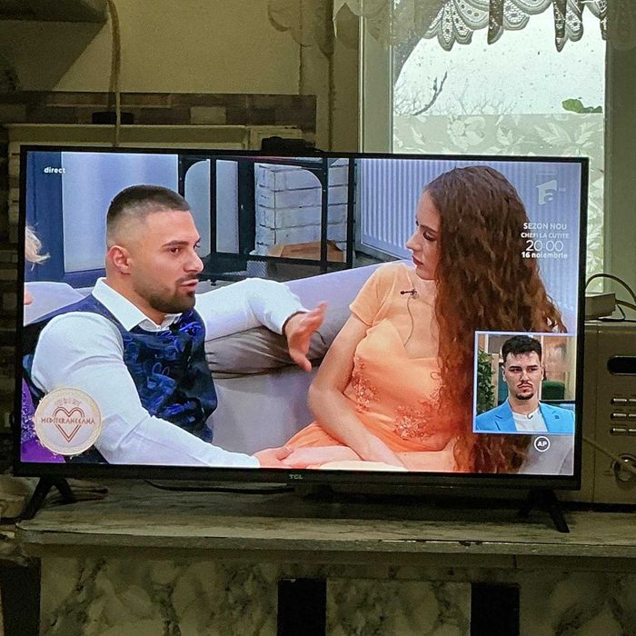 Vând televizor TCL in stare foarte buna,cu telecomandă, preț 250  Ron.