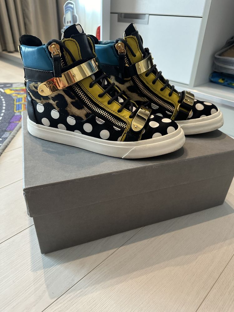 Кецове Giuseppe Zanotti